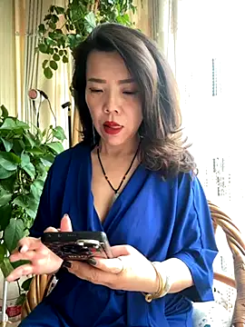 anna yngs online show from 11/06/25, 02:23