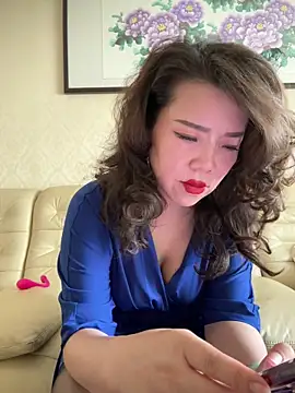 anna yngs online show from 05/13/26, 01:58