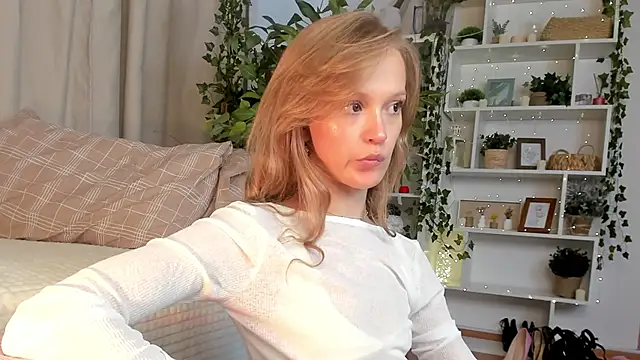 Snapshot of Kara_smalltits chatting on 09/23/25, 12:08 Kara smalltits online show from 09/23/25, 12:08