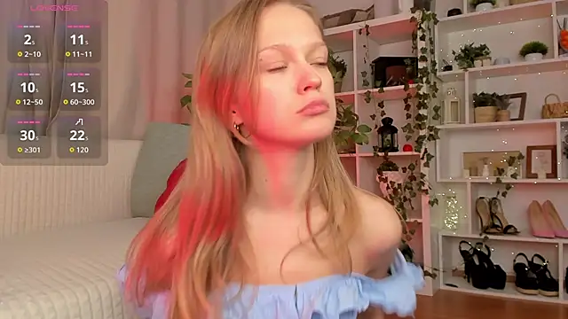 Snapshot of Kara_smalltits chatting on 01/06/26, 12:20 Kara smalltits online show from 01/06/26, 12:20