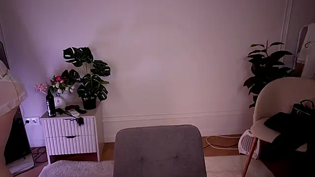 Angell Wild online show from 05/20/26, 03:51