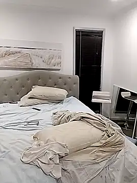 Snapshot of iamthepublickmasterbater chatting on 10/14/25, 12:17 iamthepublickmasterbater online show from 10/14/25, 12:17