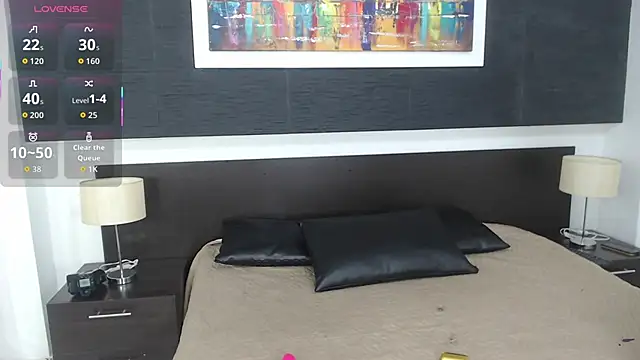 Snapshot of VioletLux chatting on 11/19/25, 07:36 VioletLux online show from 11/19/25, 07:36