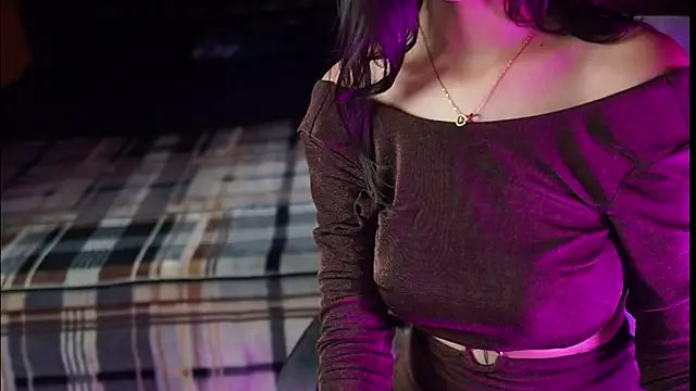 NidhiChandra online show from 09/15/25, 05:40