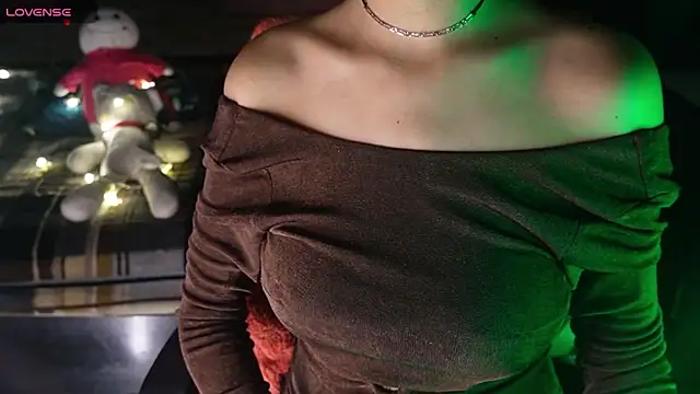 NidhiChandra online show from 12/19/25, 09:38