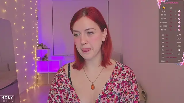 Snapshot of bananasgirl chatting on 12/17/25, 06:30 bananasgirl online show from 12/17/25, 06:30