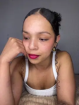 Yasmin777  online show from 02/21/26, 10:00