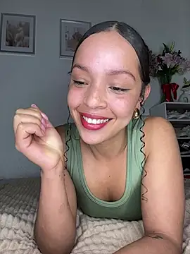 Yasmin777  online show from 04/19/26, 12:11