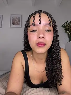 Yasmin777  online show from 06/15/26, 09:17