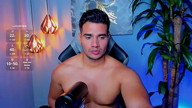 Snapshot of AndresR3 chatting on 11/27/25, 11:51 AndresR3 online show from 11/27/25, 11:51