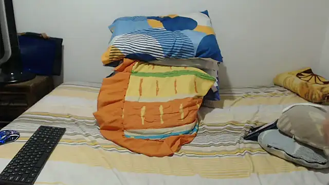 Snapshot of Miilu74 chatting on 11/30/25, 05:06 Miilu74 online show from 11/30/25, 05:06