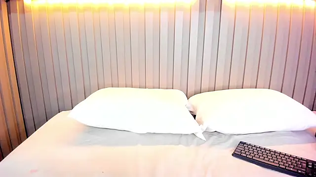 natalyWilliams online show from 10/24/25, 12:56