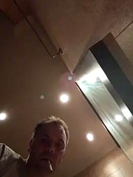 Snapshot of manchego85 chatting on 10/15/25, 10:21 manchego85 online show from 10/15/25, 10:21