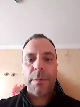 Snapshot of manchego85 chatting on 10/28/25, 02:31 manchego85 online show from 10/28/25, 02:31