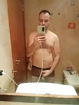 Snapshot of manchego85 chatting on 10/29/25, 05:04 manchego85 online show from 10/29/25, 05:04