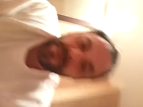 Snapshot of manchego85 chatting on 12/16/25, 07:19 manchego85 online show from 12/16/25, 07:19