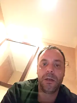 Snapshot of manchego85 chatting on 04/11/26, 01:43 manchego85 online show from 04/11/26, 01:43