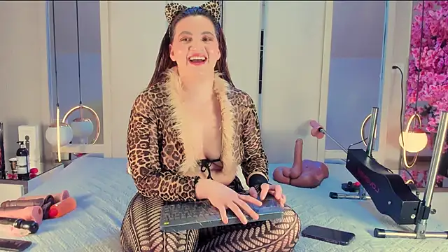 JuliaDavis 1 online show from 02/24/26, 04:43