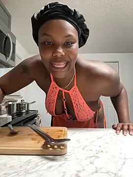 Snapshot of Bleuk chatting on 10/17/25, 11:40 Bleuk online show from 10/17/25, 11:40