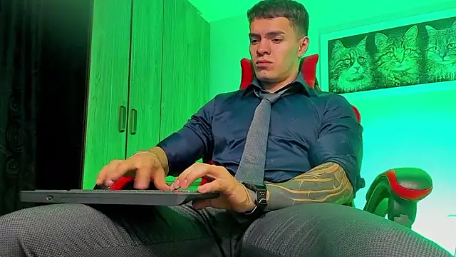 ALPHA DOMINUS  online show from 09/14/25, 04:00