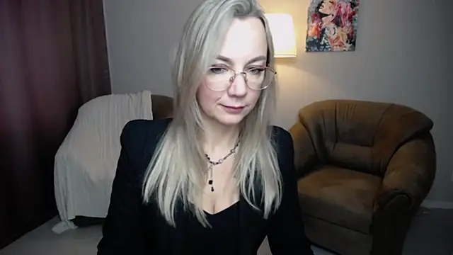 Snapshot of Ava_Elior chatting on 09/15/25, 09:20 Ava Elior online show from 09/15/25, 09:20