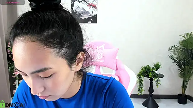 FlirtyAura online show from 10/23/25, 02:44