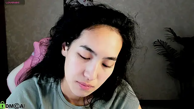 FlirtyAura online show from 11/18/25, 12:49