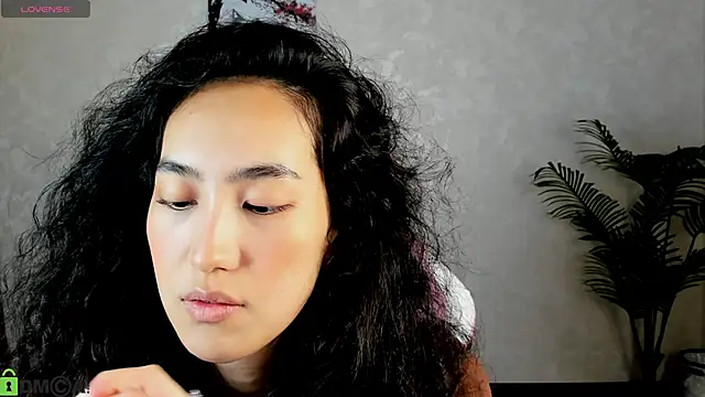 FlirtyAura online show from 11/19/25, 02:55