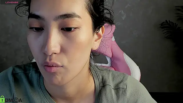 FlirtyAura online show from 11/21/25, 03:16