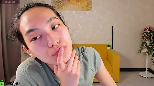 FlirtyAura online show from 04/02/26, 03:37