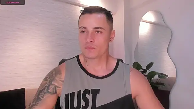 connorsmiith online show from 04/17/26, 09:56