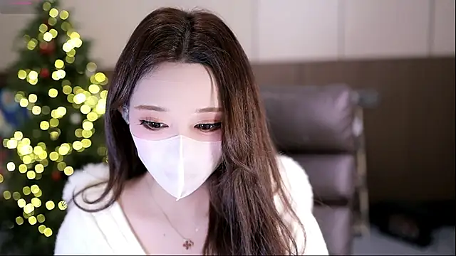 Snapshot of yaya_1888 chatting on 11/25/25, 11:54 yaya 1888 online show from 11/25/25, 11:54