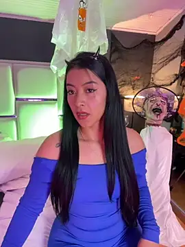 BellaFernandez   online show from 10/30/25, 01:56