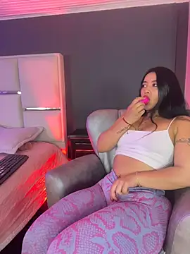 BellaFernandez   online show from 06/25/26, 01:04