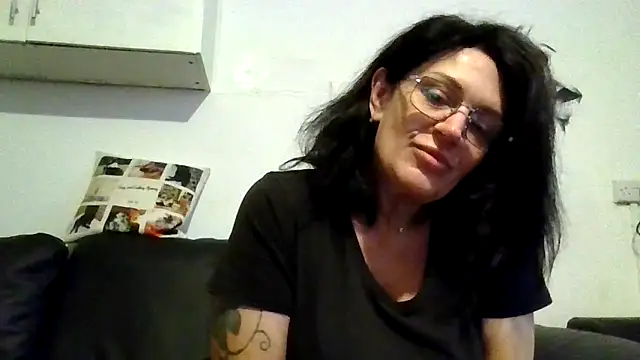 Snapshot of RubyyRosee chatting on 06/04/26, 05:35 RubyyRosee online show from 06/04/26, 05:35