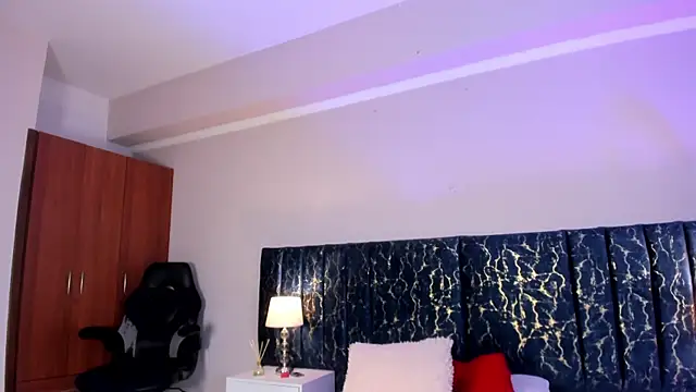 katte landerr online show from 02/26/26, 01:10