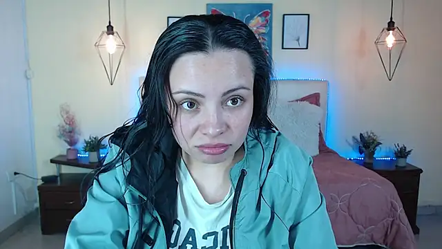 Snapshot of Megan_05_ chatting on 06/24/26, 07:35 Megan 05 online show from 06/24/26, 07:35