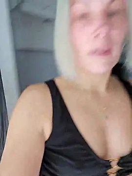 Snapshot of Sunny-Sin chatting on 09/09/25, 10:37 Sunny-Sin online show from 09/09/25, 10:37