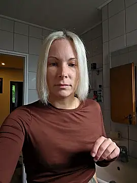 Snapshot of Sunny-Sin chatting on 09/17/25, 01:35 Sunny-Sin online show from 09/17/25, 01:35