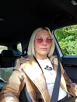 Snapshot of Sunny-Sin chatting on 10/05/25, 08:45 Sunny-Sin online show from 10/05/25, 08:45