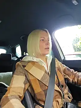 Snapshot of Sunny-Sin chatting on 10/10/25, 09:19 Sunny-Sin online show from 10/10/25, 09:19