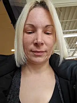 Snapshot of Sunny-Sin chatting on 02/27/26, 12:49 Sunny-Sin online show from 02/27/26, 12:49