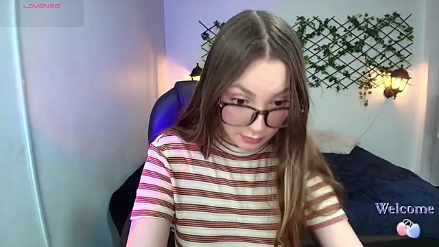 velvet  moon online show from 03/28/26, 01:27