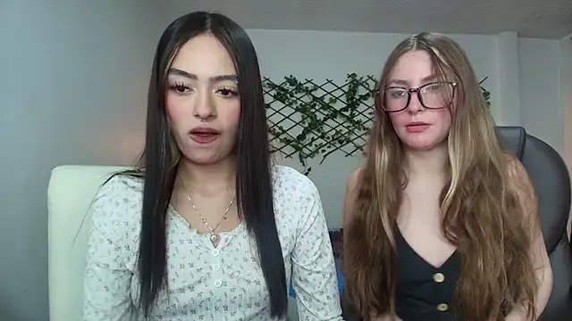 velvet  moon online show from 04/09/26, 01:05