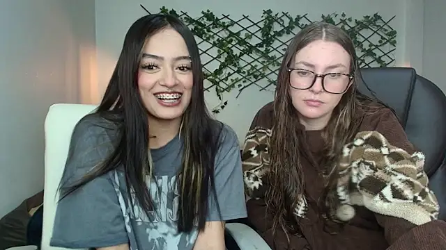 velvet  moon online show from 04/11/26, 11:20