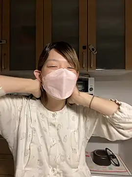 Snapshot of usako_2025 chatting on 11/28/25, 10:40 usako 2025 online show from 11/28/25, 10:40