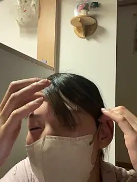 Snapshot of usako_2025 chatting on 12/17/25, 02:01 usako 2025 online show from 12/17/25, 02:01