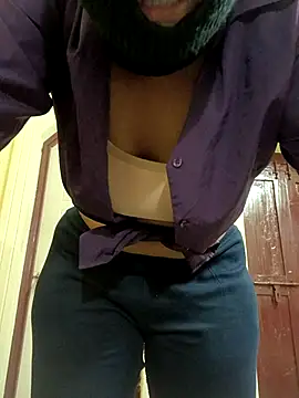 Snapshot of maya_telugu_22 chatting on 11/11/25, 04:18 maya telugu 22 online show from 11/11/25, 04:18