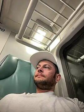 Carlosmauricio123 online show from 04/08/26, 12:43