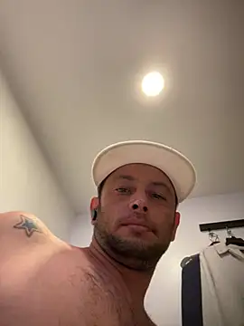 Snapshot of Carlosmauricio123 chatting on 08/01/26, 01:16 Carlosmauricio123 online show from 08/01/26, 01:16